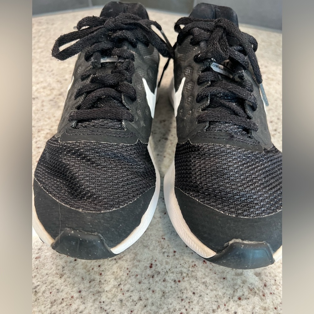 Nike Girls Shoes Size 3.5 - Picture 3 of 8